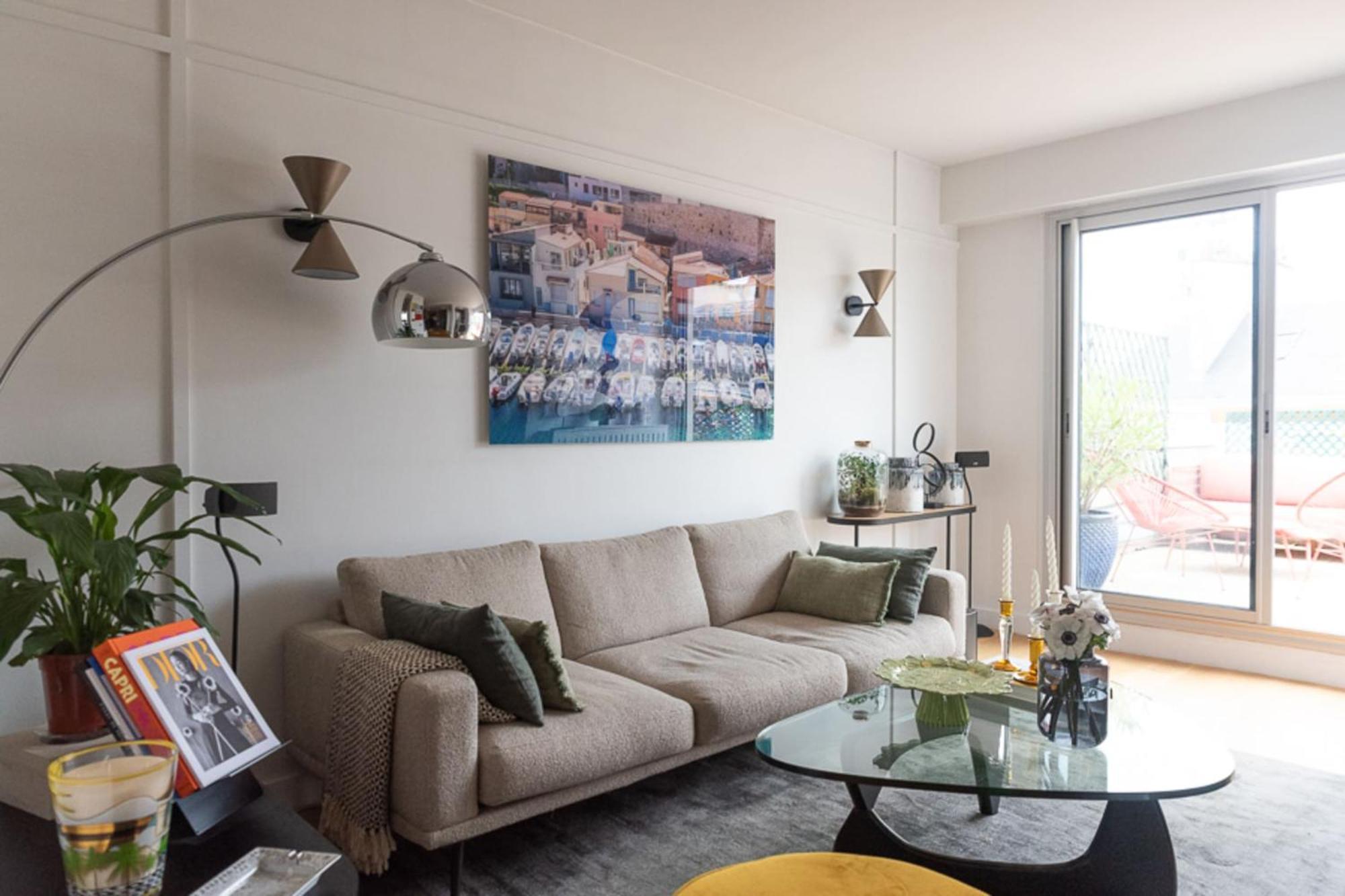 Apartment Cocoon With Eiffel Tower View *